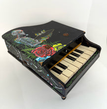 Load image into Gallery viewer, 102. Piano de Media Cola del Dia de Los Muertos
