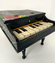 Load image into Gallery viewer, 102. Piano de Media Cola del Dia de Los Muertos

