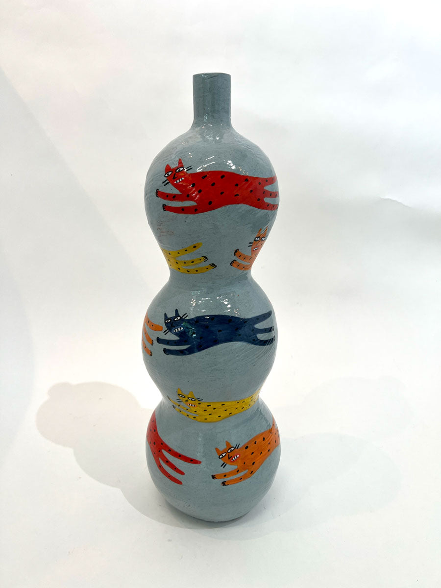 123. Running Cats Vase