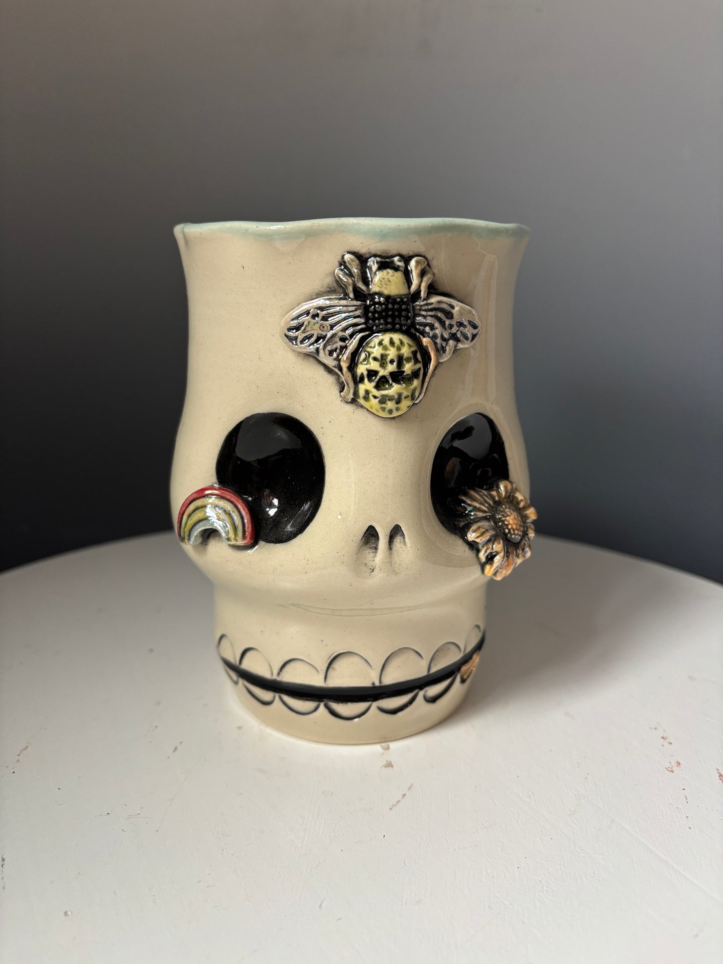 13. Skully Vase Bee Rainbow Flower