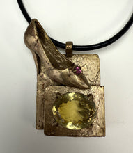 Load image into Gallery viewer, 312. High Heel Shoe
