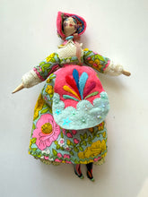 Load image into Gallery viewer, 66. Rainbow Betty Vibrant
