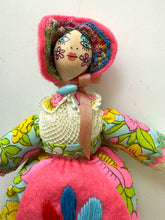 Load image into Gallery viewer, 66. Rainbow Betty Vibrant
