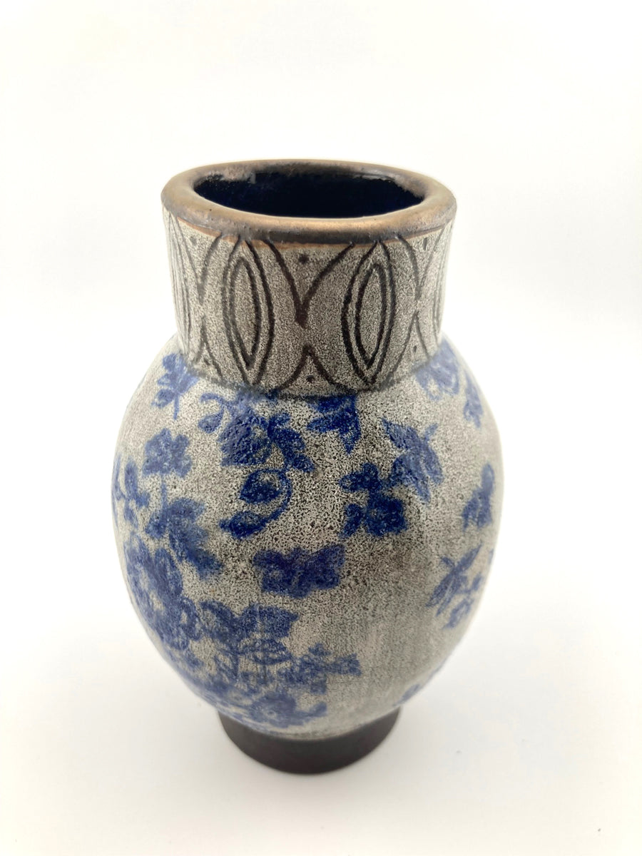 71. Bud Vase A4 (white w/ blue flowers)