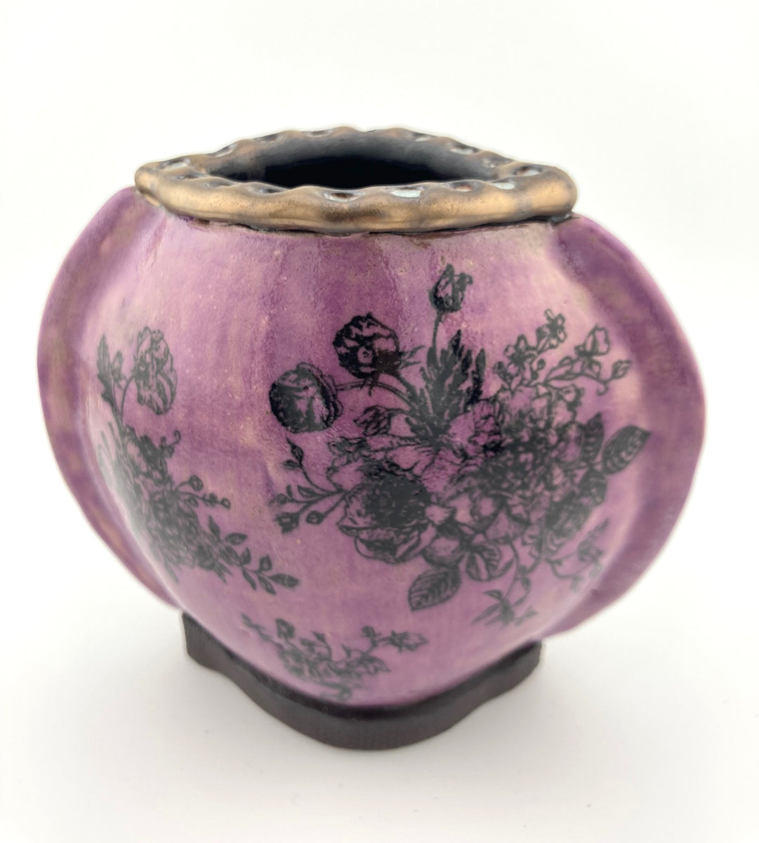 84. Bud Vase D4 (purple w/ black flowers)