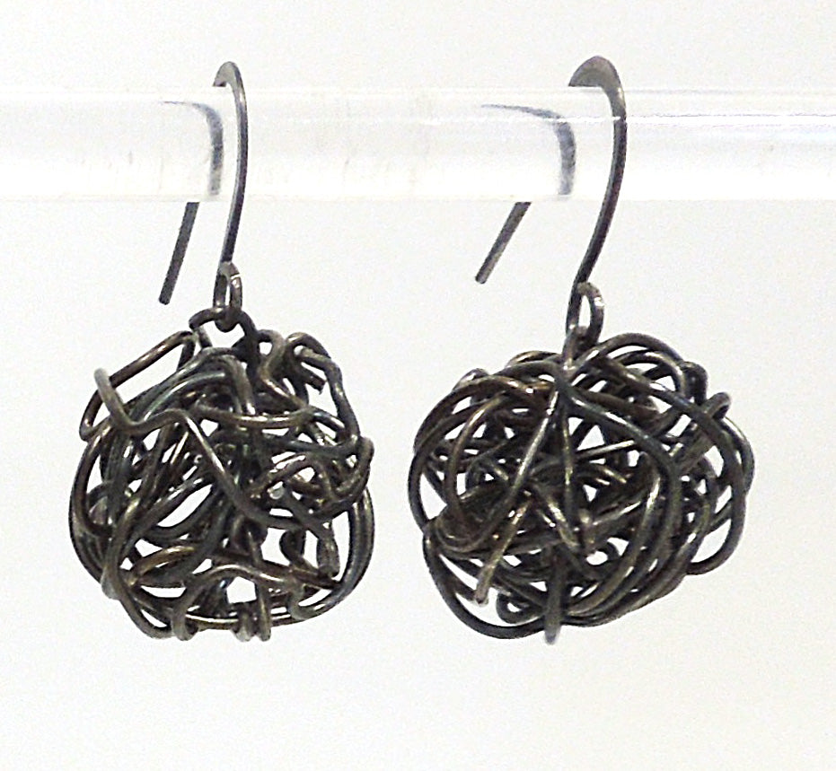 22. Small Balls Glack Annealed Steel Earring