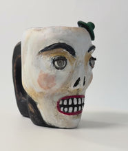 Load and play video in Gallery viewer, 143. Blinky Cup Skull
