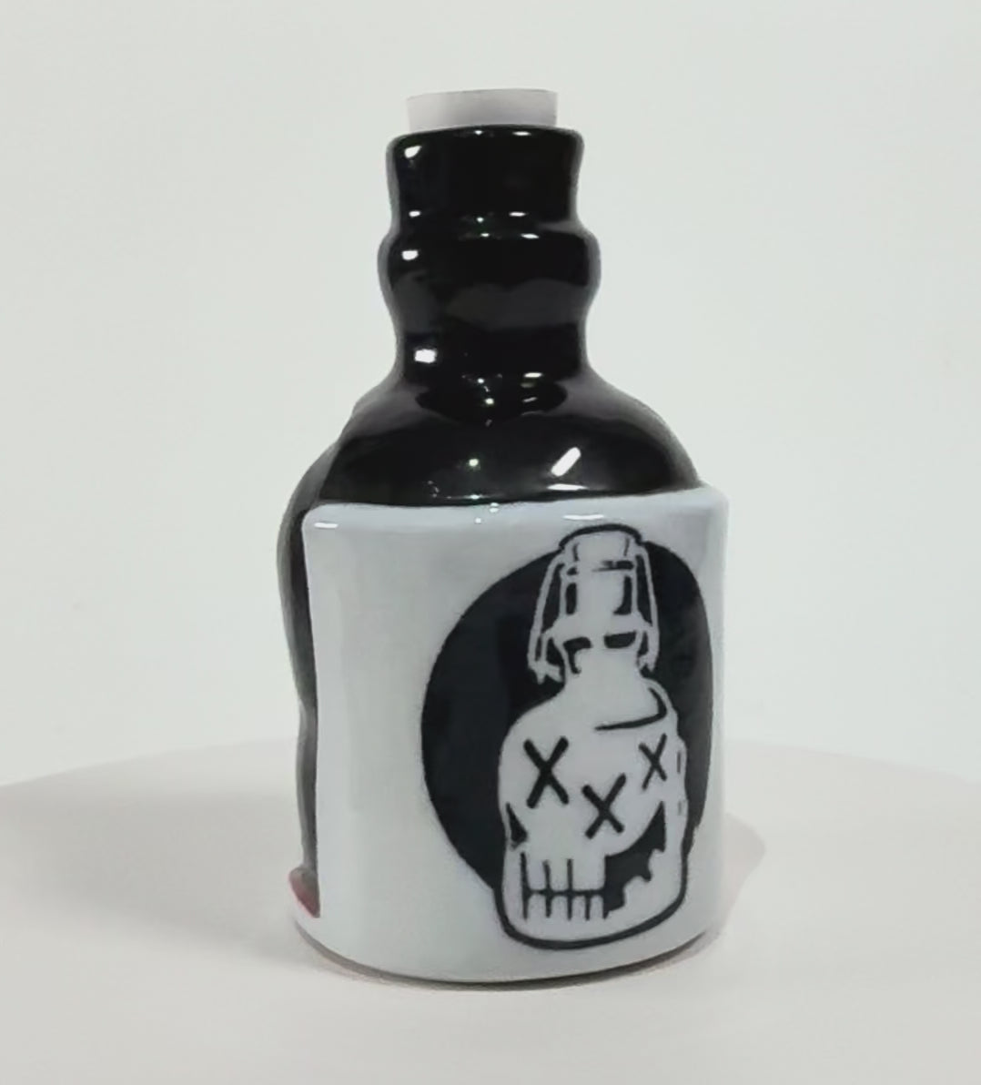 31. Half Yorik Half Burlon Noir Emojug