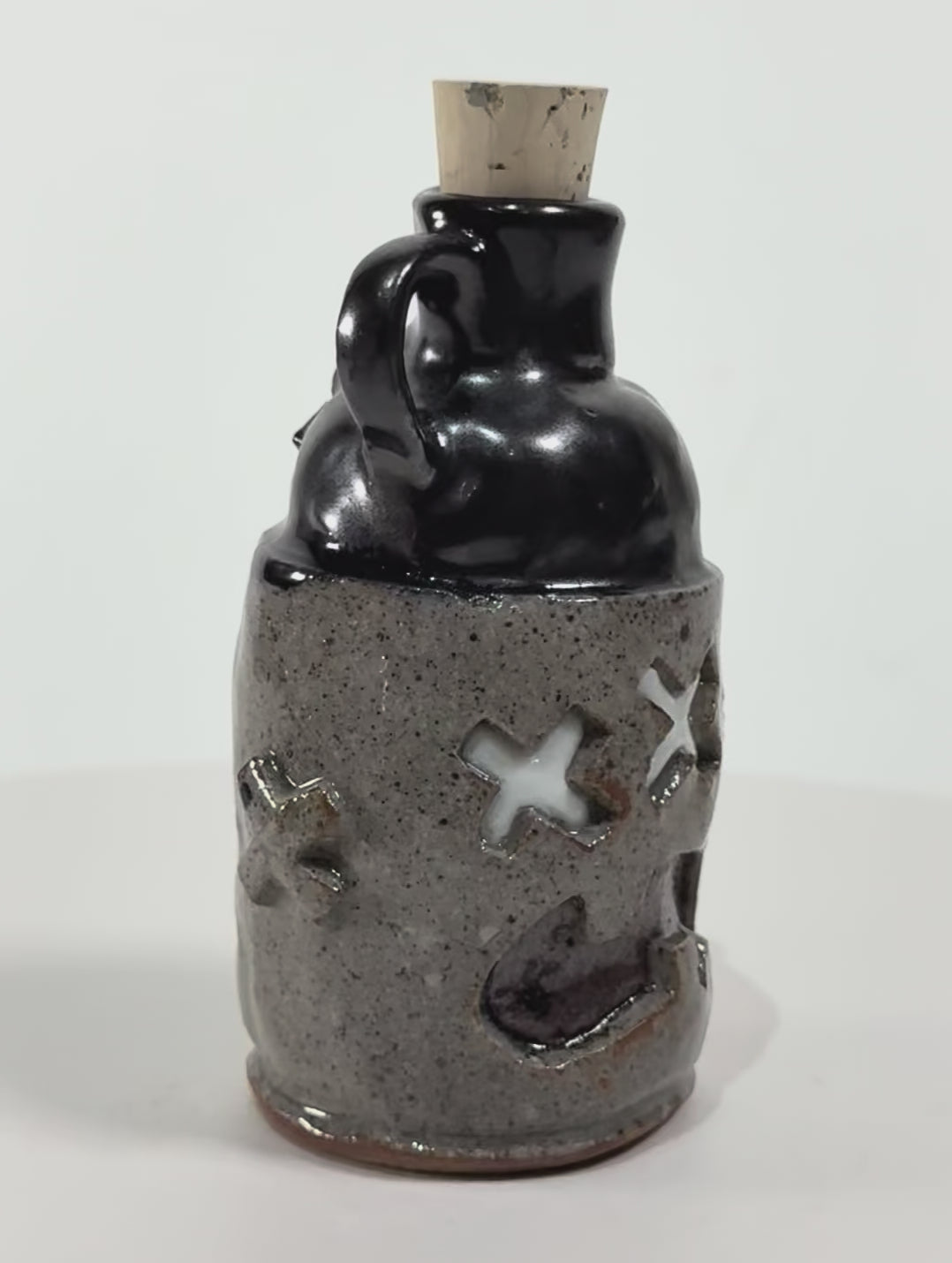 37. WeEmoJug