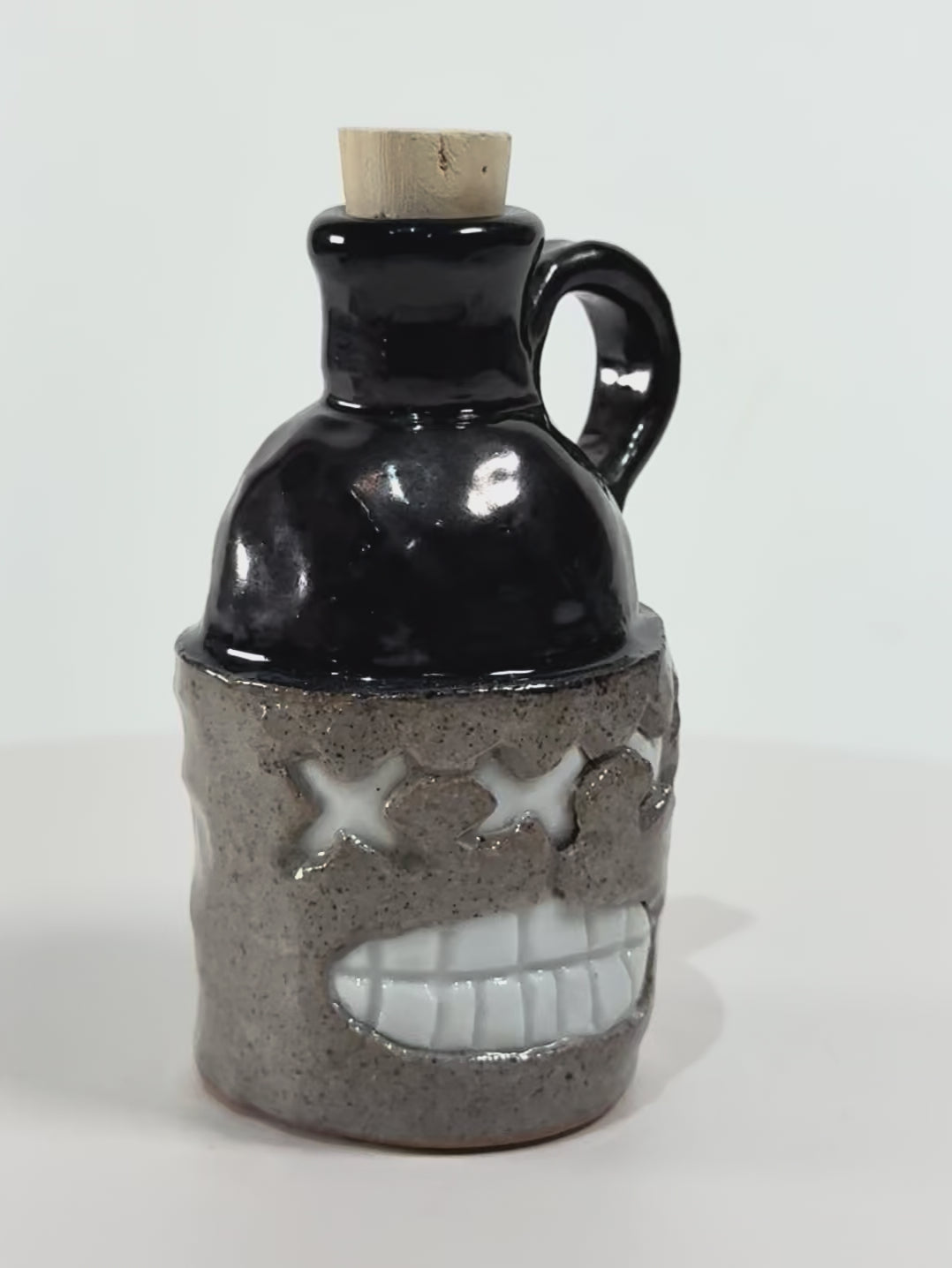 36. WeEmoJug