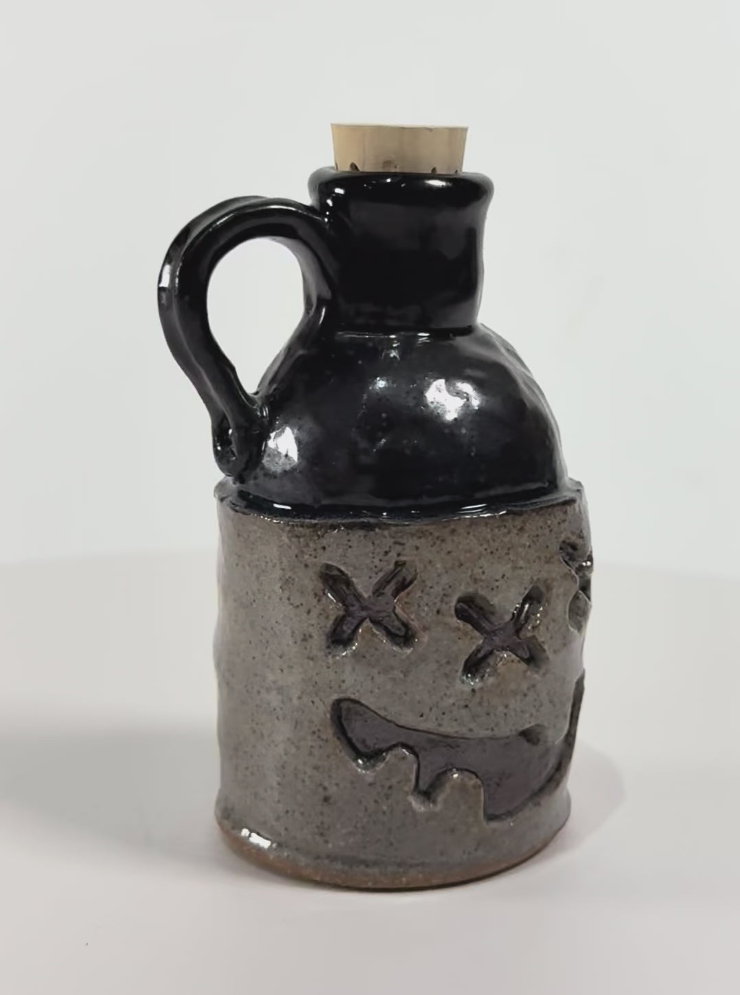 38. WeEmoJug